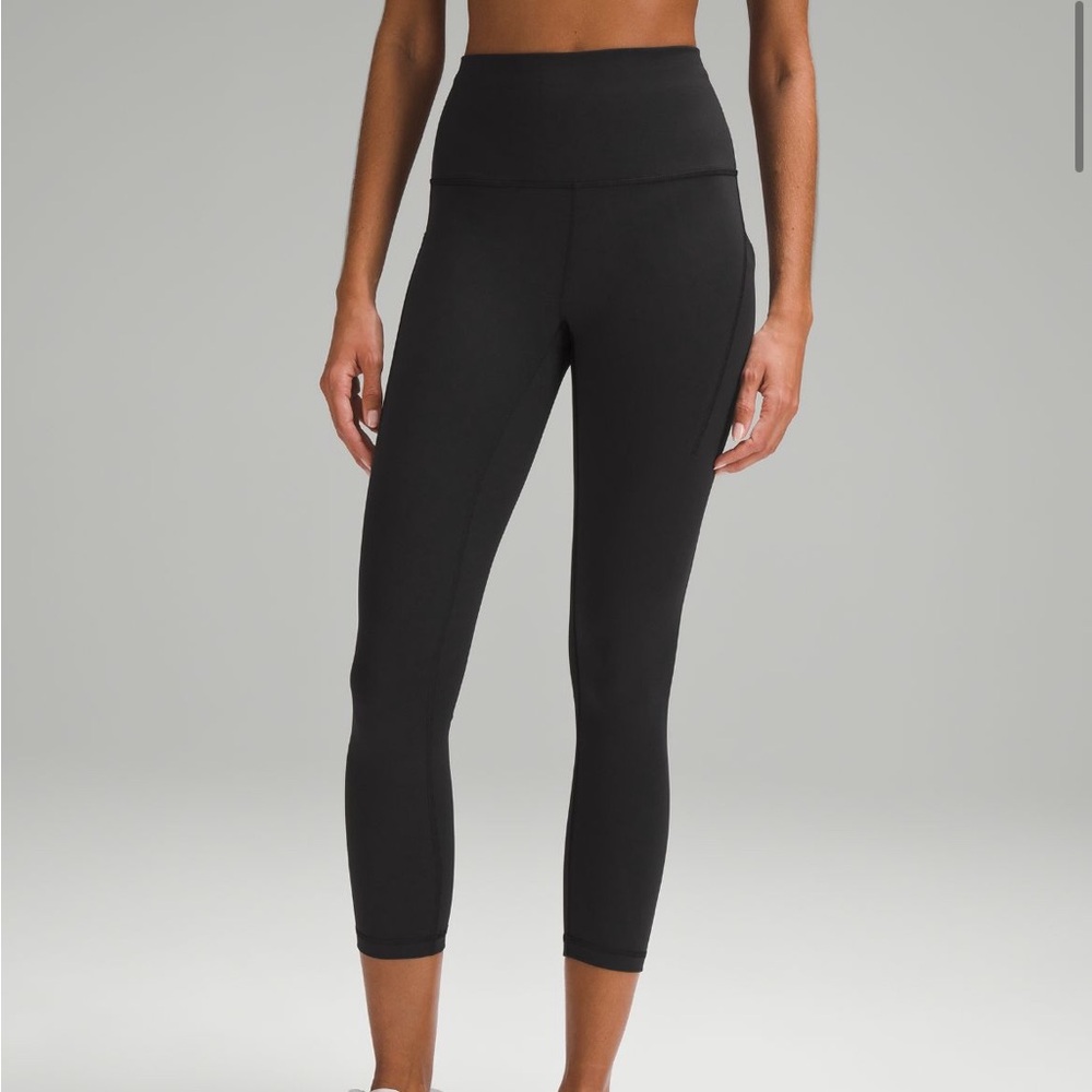 Wunder under train cropped Lululemon legginga